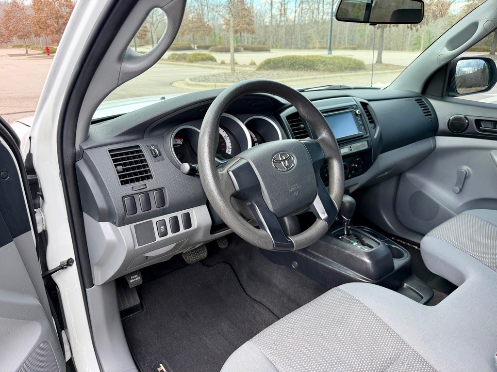 2014 Toyota Tacoma Image 12