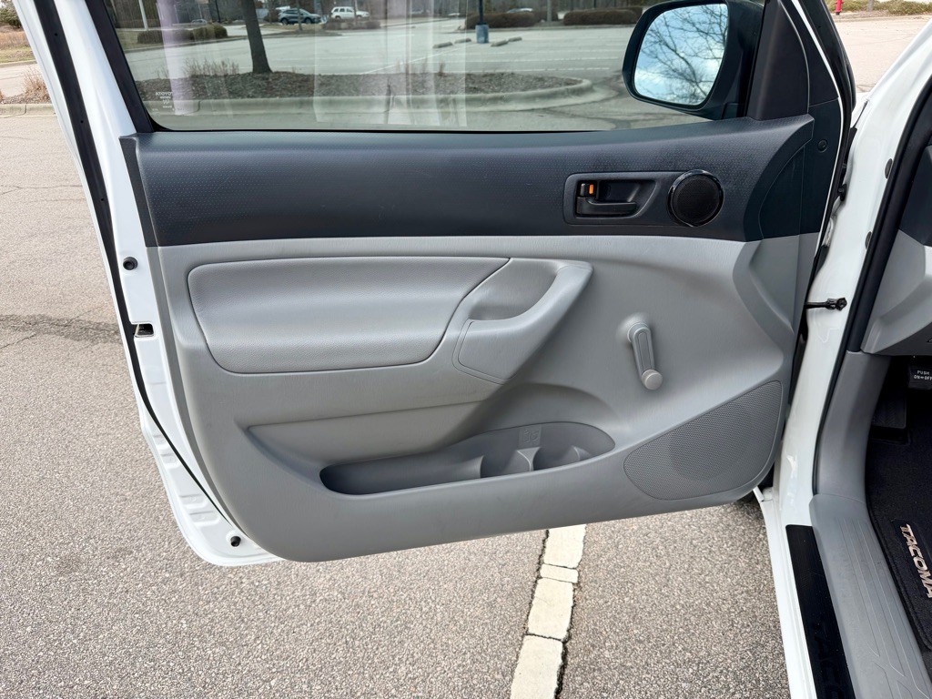 2014 Toyota Tacoma Image 13