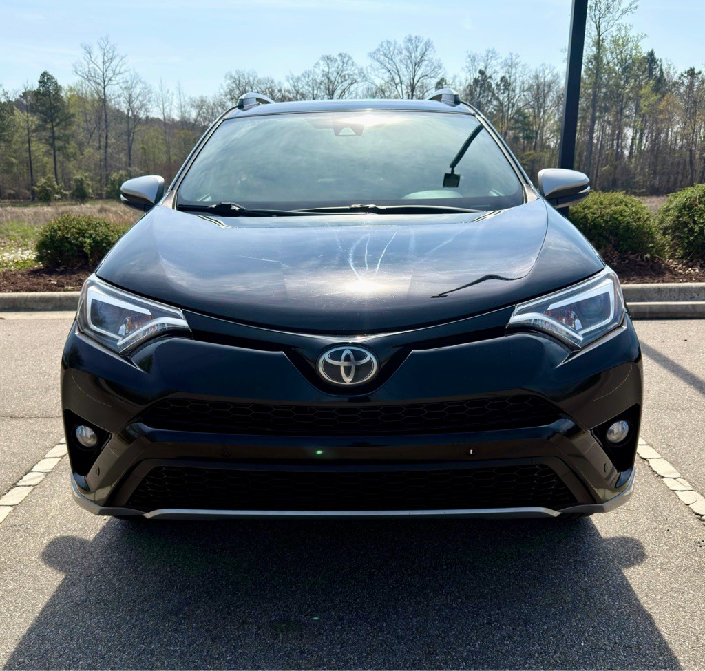 2017 Toyota Rav4 Image 2