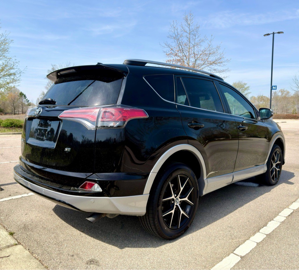 2017 Toyota Rav4 Image 5