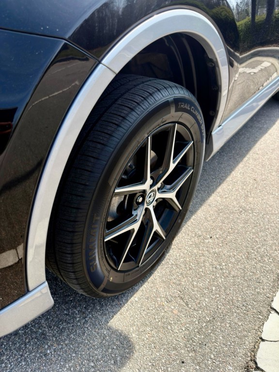 2017 Toyota Rav4 Image 9