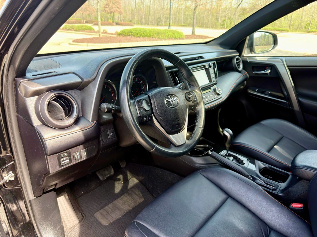 2017 Toyota Rav4 Image 11