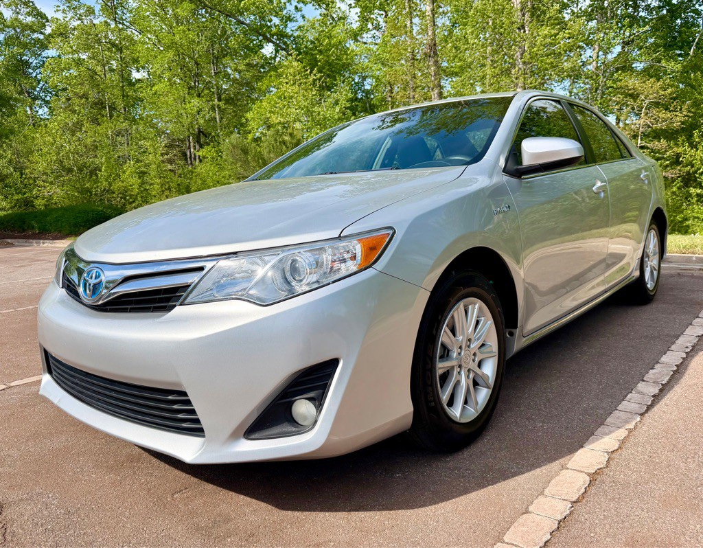 2012 Toyota Camry Image 1