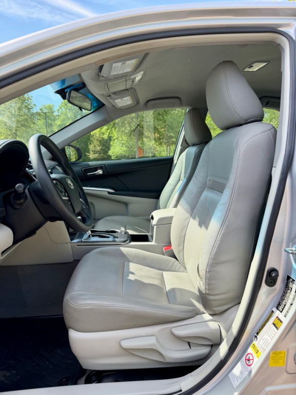 2012 Toyota Camry Image 10