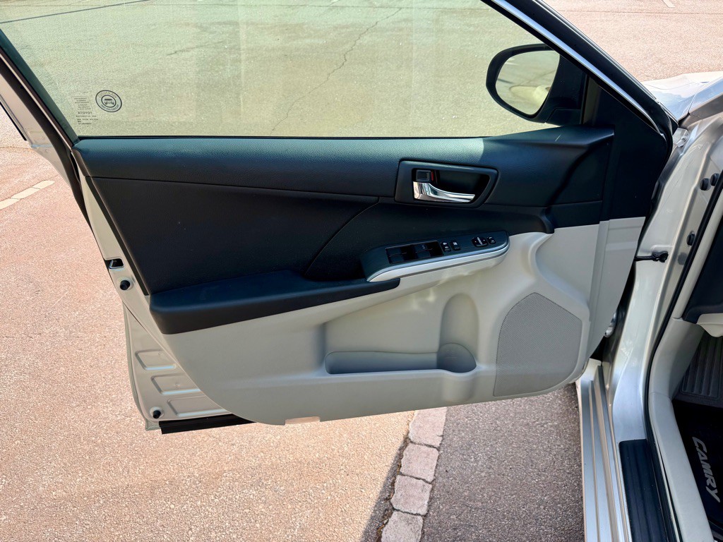 2012 Toyota Camry Image 12
