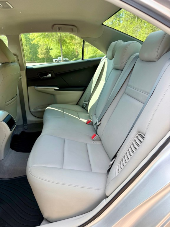 2012 Toyota Camry Image 13