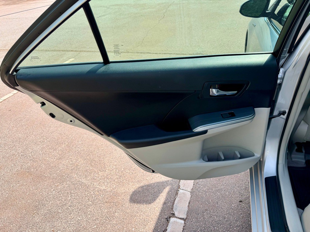 2012 Toyota Camry Image 16