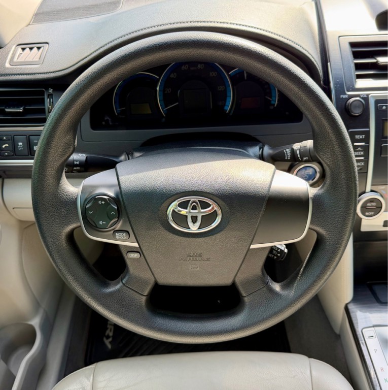 2012 Toyota Camry Image 18
