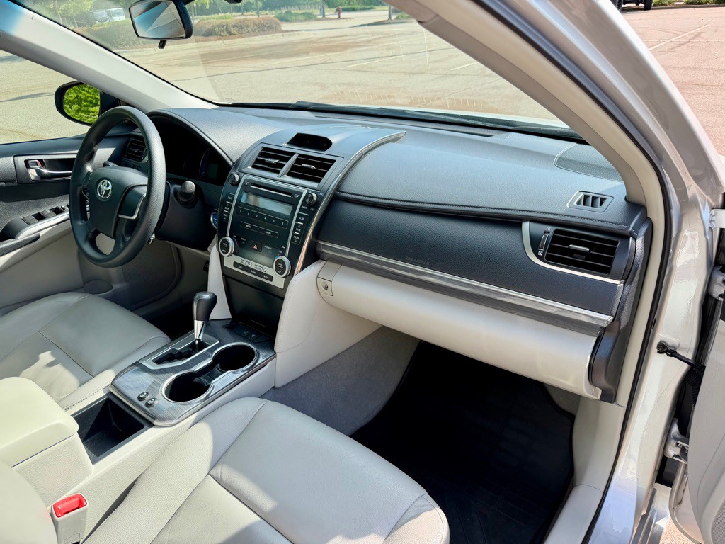 2012 Toyota Camry Image 27
