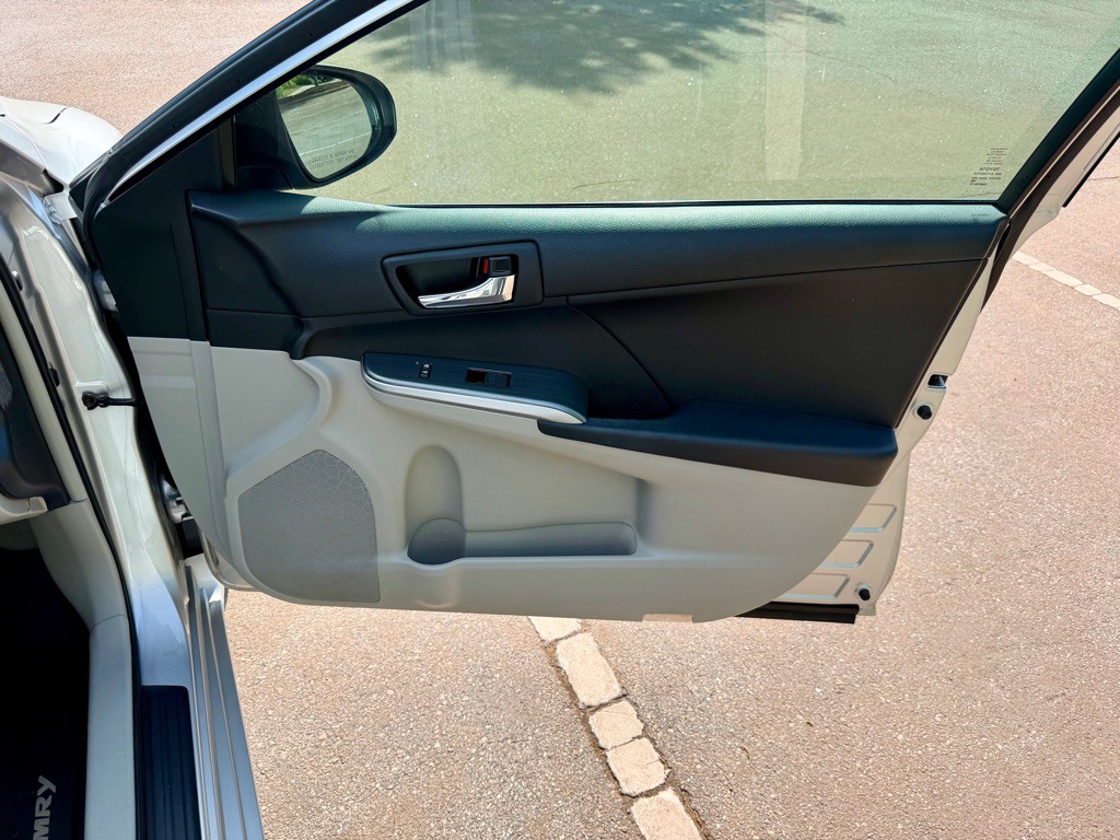 2012 Toyota Camry Image 28