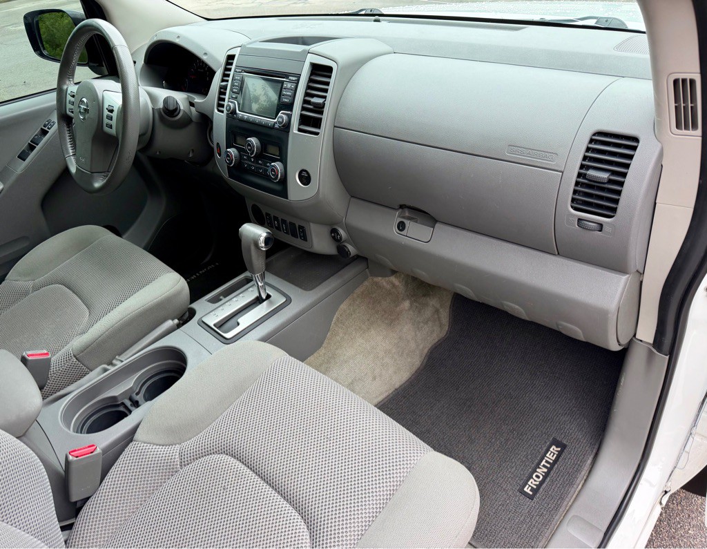 2018 Nissan Frontier Image 28