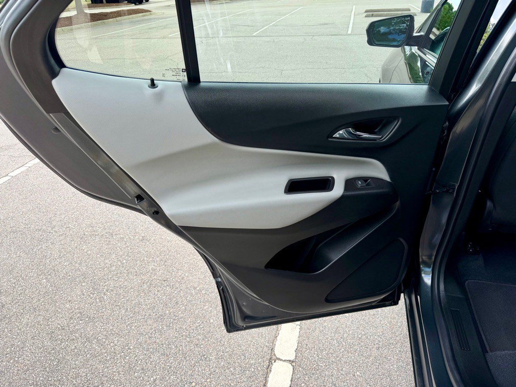 2020 Chevrolet Equinox Image 17