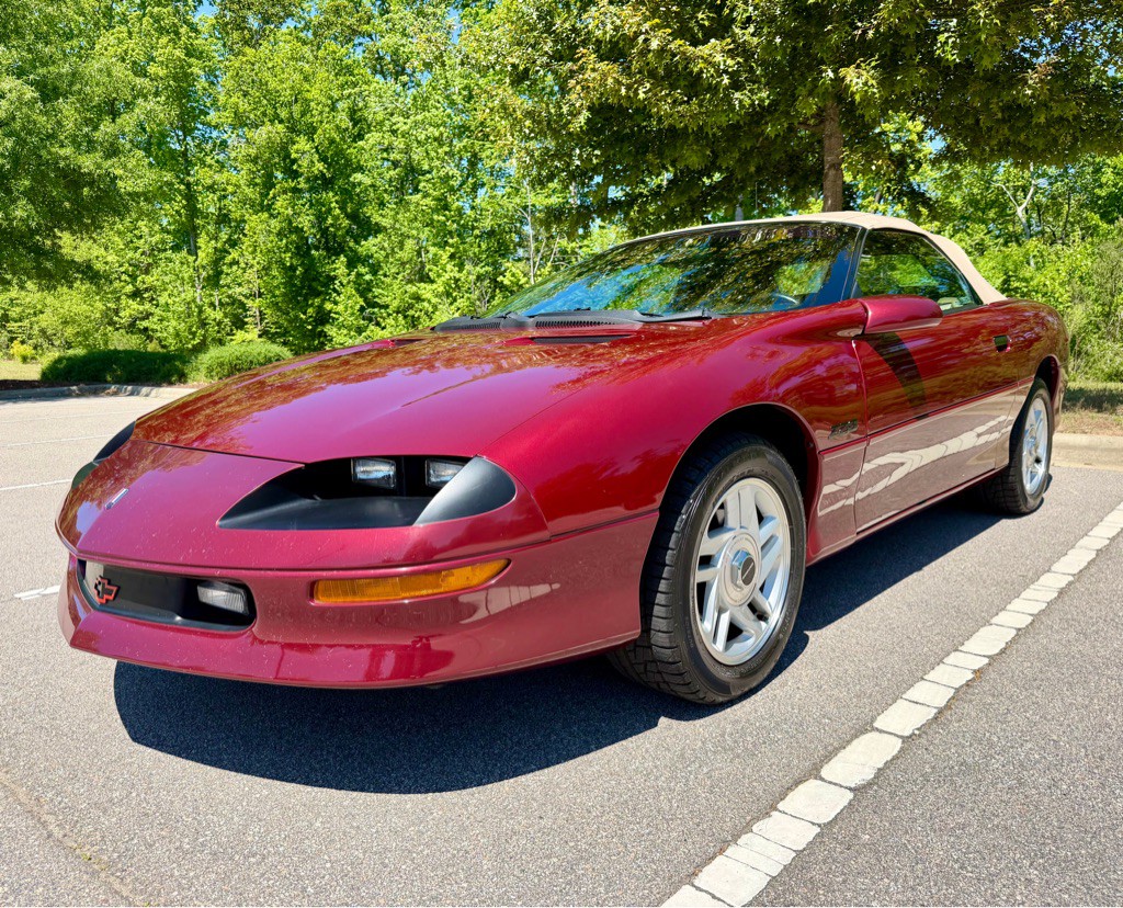 1995 Chevrolet Camaro Image 1