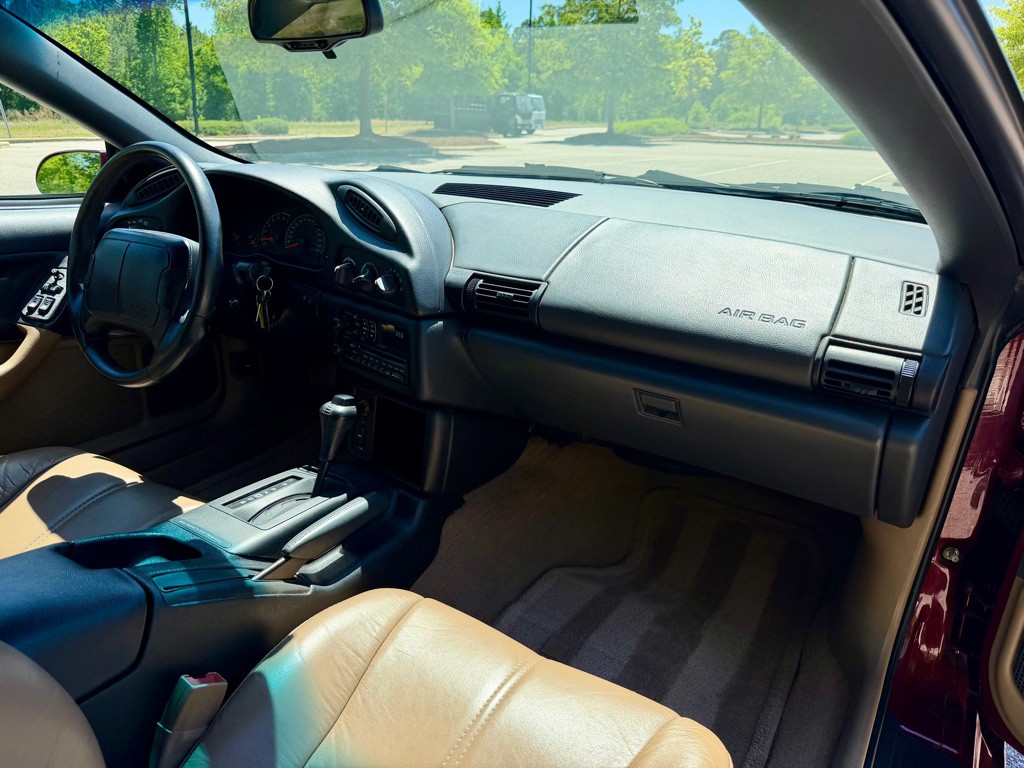 1995 Chevrolet Camaro Image 16