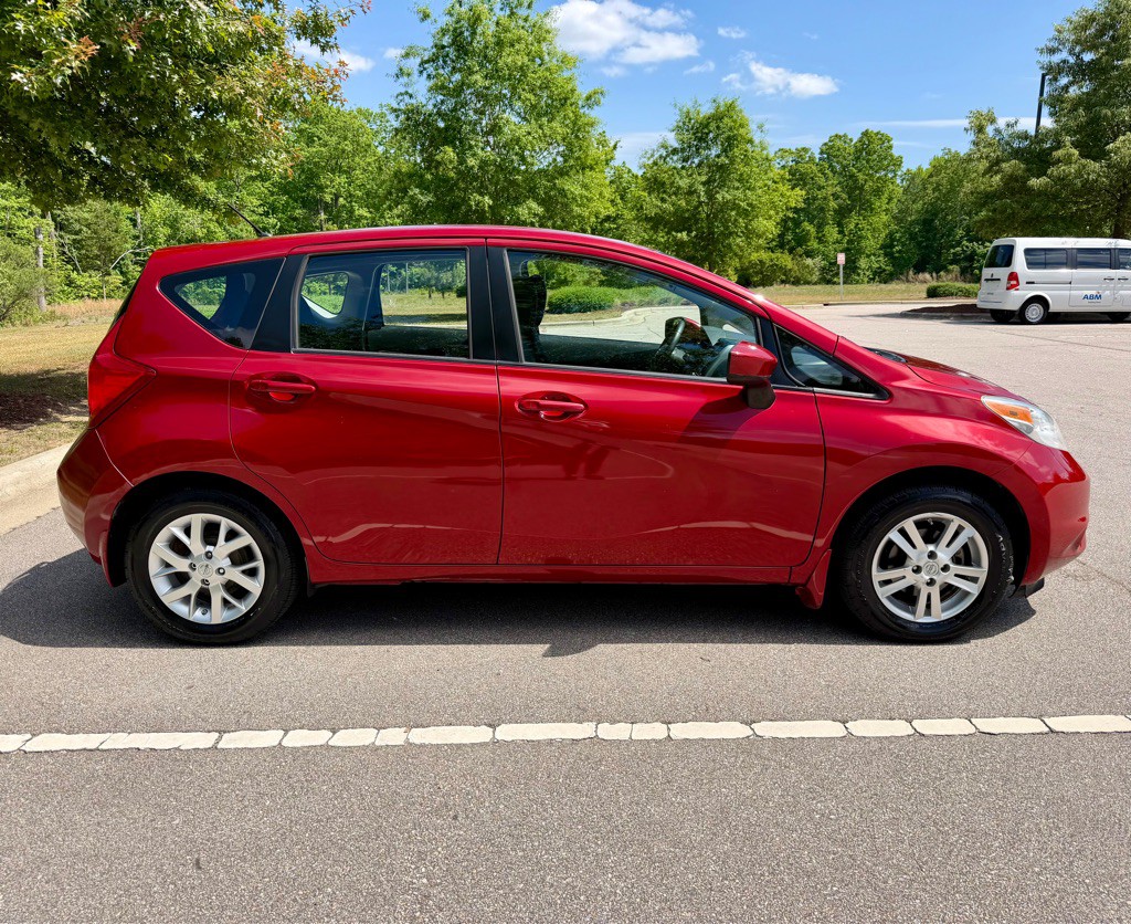 2015 Nissan Versa Image 4