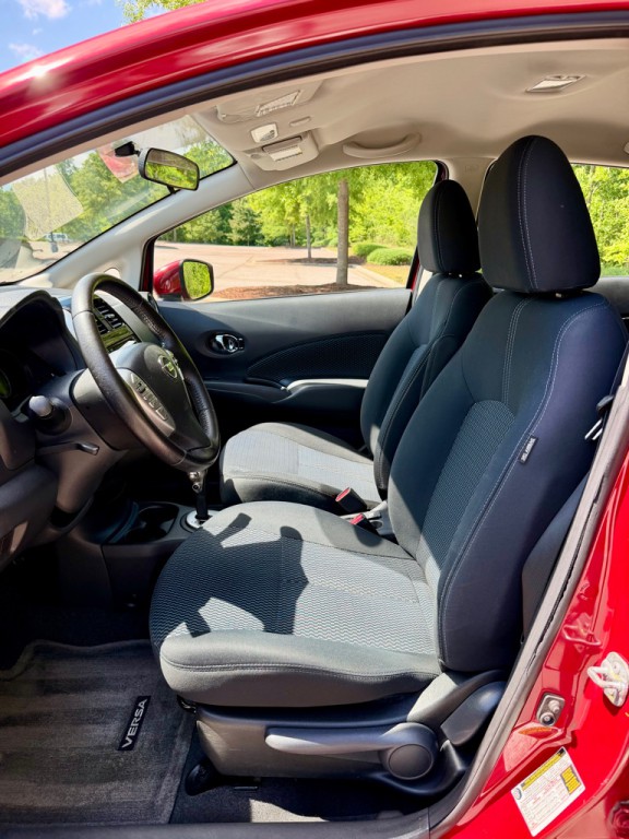 2015 Nissan Versa Image 10