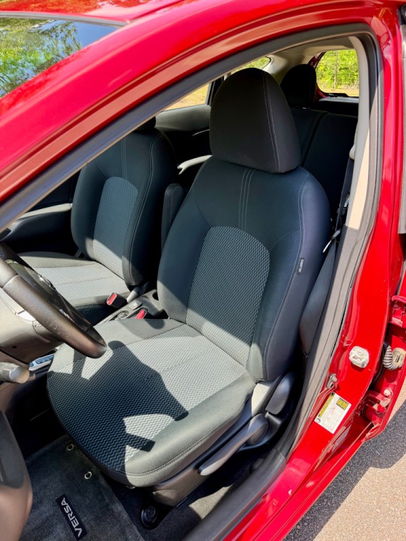 2015 Nissan Versa Image 11