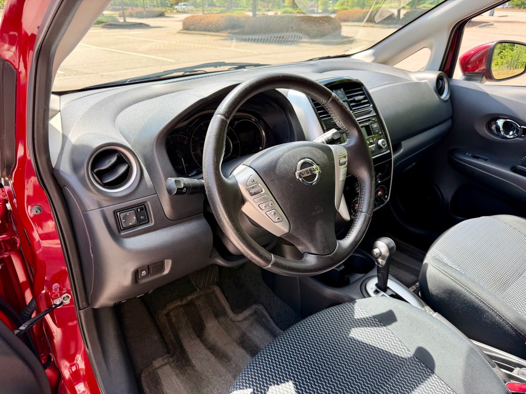2015 Nissan Versa Image 12