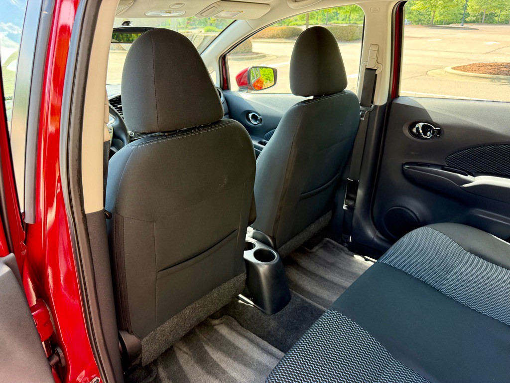 2015 Nissan Versa Image 16