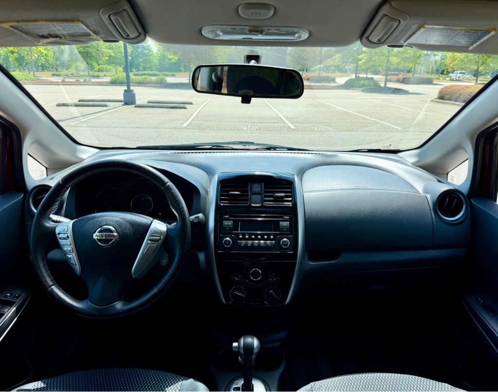 2015 Nissan Versa Image 18