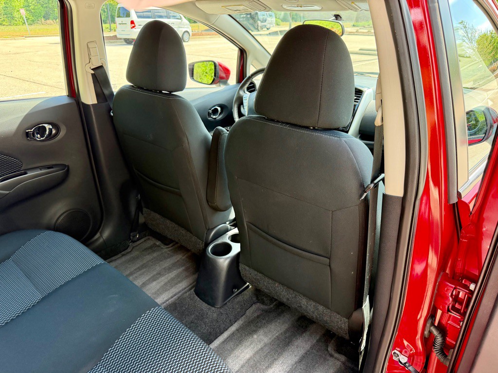 2015 Nissan Versa Image 24