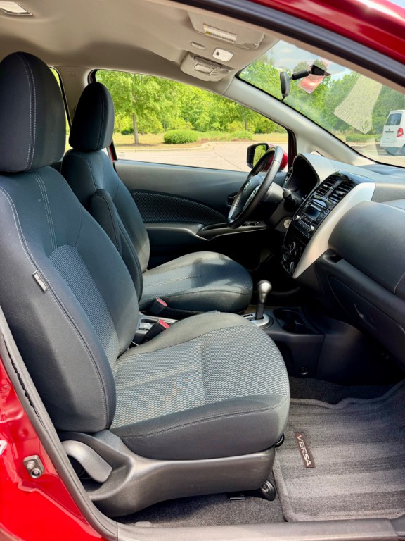 2015 Nissan Versa Image 26