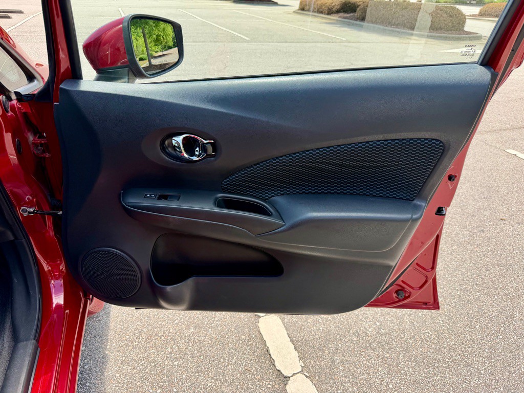 2015 Nissan Versa Image 29