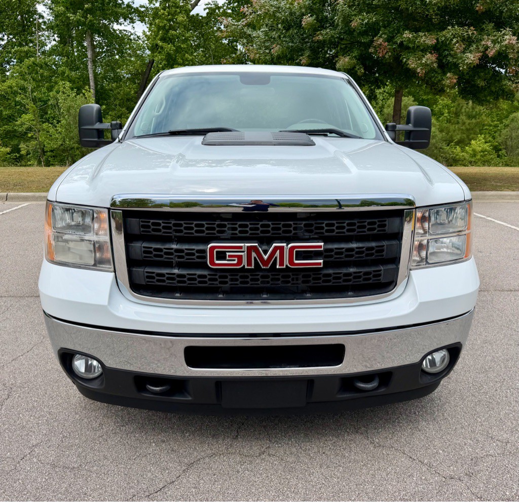 2013 GMC Sierra Image 2