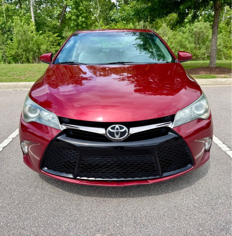 2016 Toyota Camry Image 2