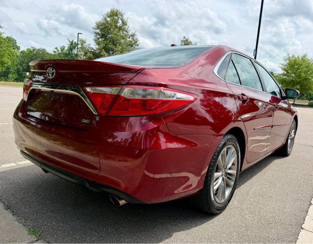 2016 Toyota Camry Image 5