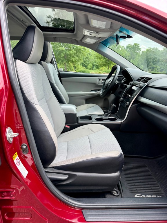 2016 Toyota Camry Image 24