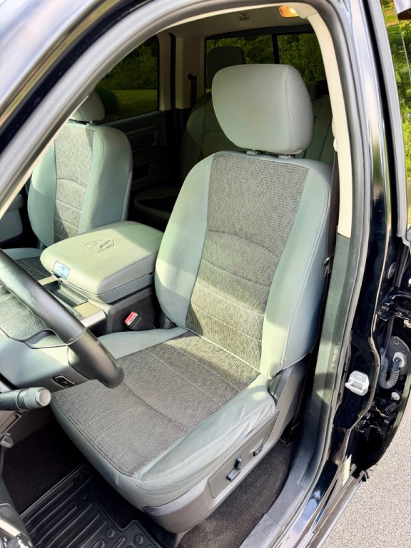 2014 RAM 1500 Image 11