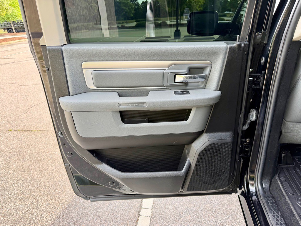 2014 RAM 1500 Image 17