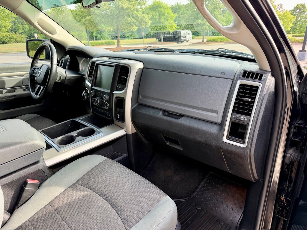 2014 RAM 1500 Image 28