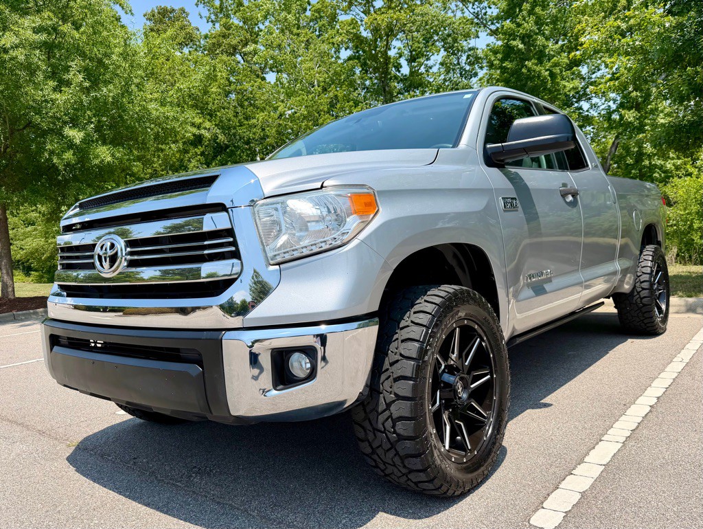 2016 Toyota Tundra Image 1