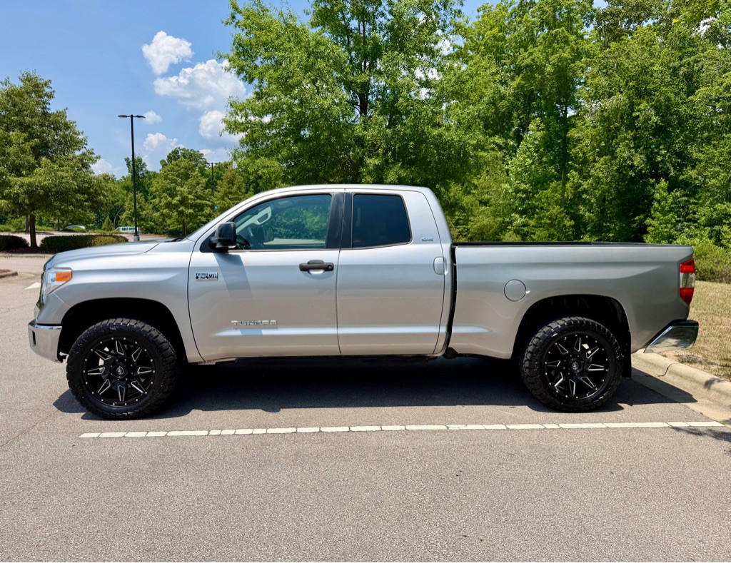2016 Toyota Tundra Image 8