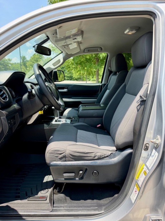 2016 Toyota Tundra Image 10