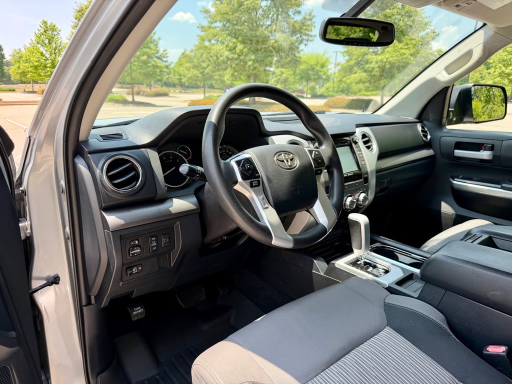 2016 Toyota Tundra Image 12