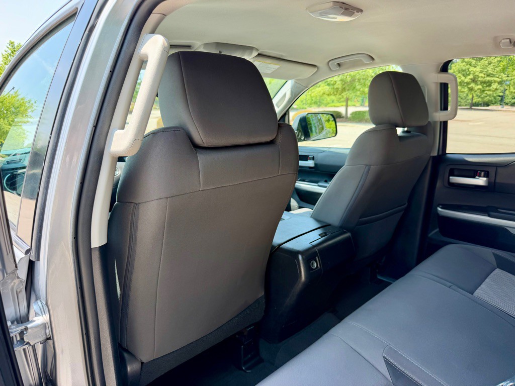 2016 Toyota Tundra Image 16