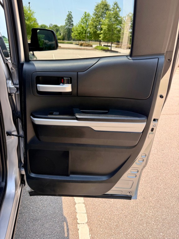 2016 Toyota Tundra Image 24