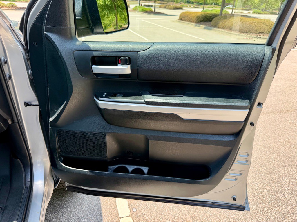2016 Toyota Tundra Image 28