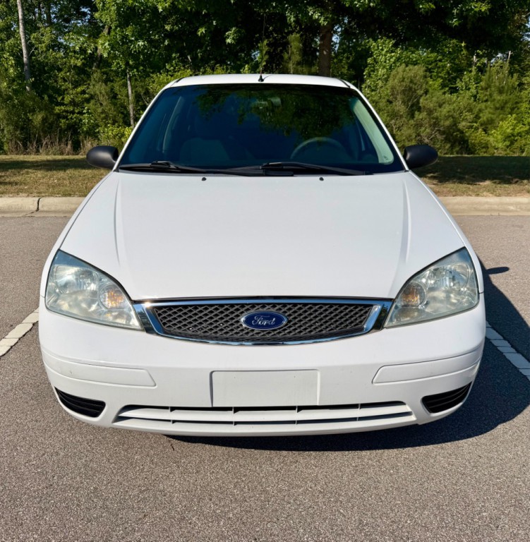2007 Ford Focus Image 2