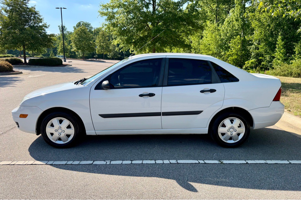 2007 Ford Focus Image 8