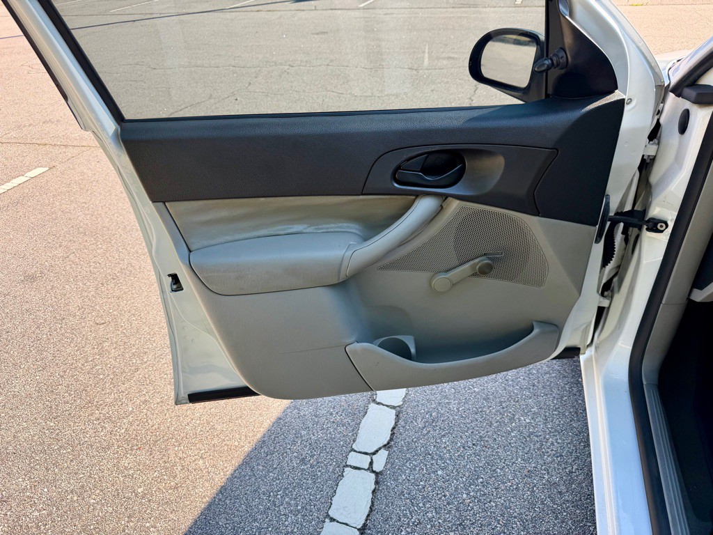 2007 Ford Focus Image 12