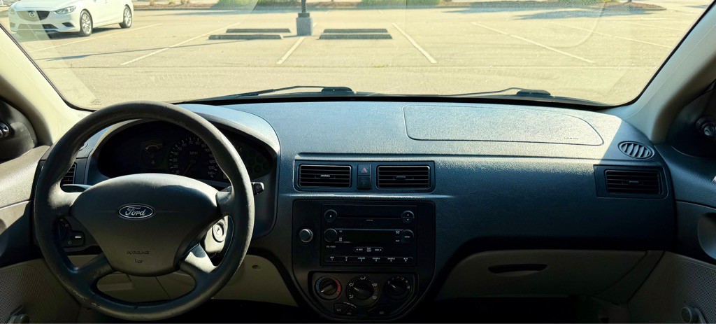 2007 Ford Focus Image 17