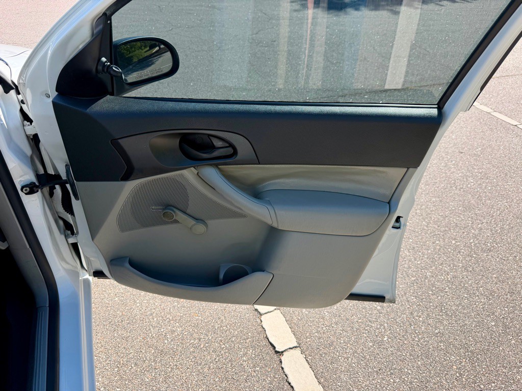 2007 Ford Focus Image 25