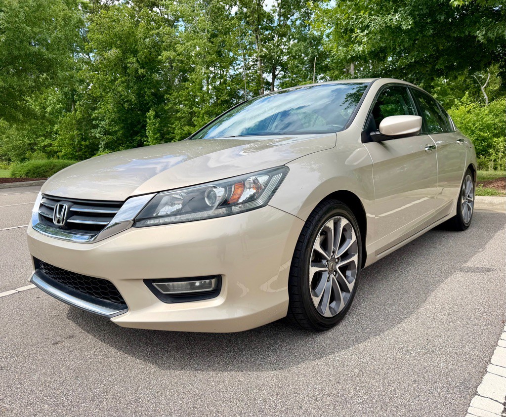 2013 Honda Accord Image 1