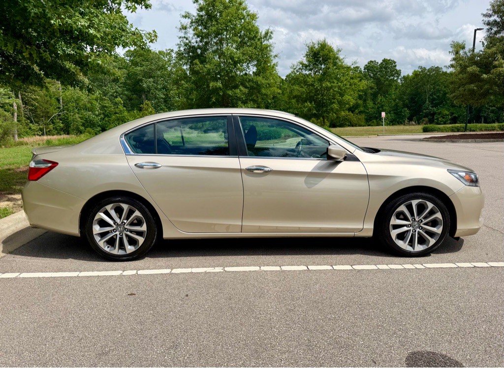 2013 Honda Accord Image 4