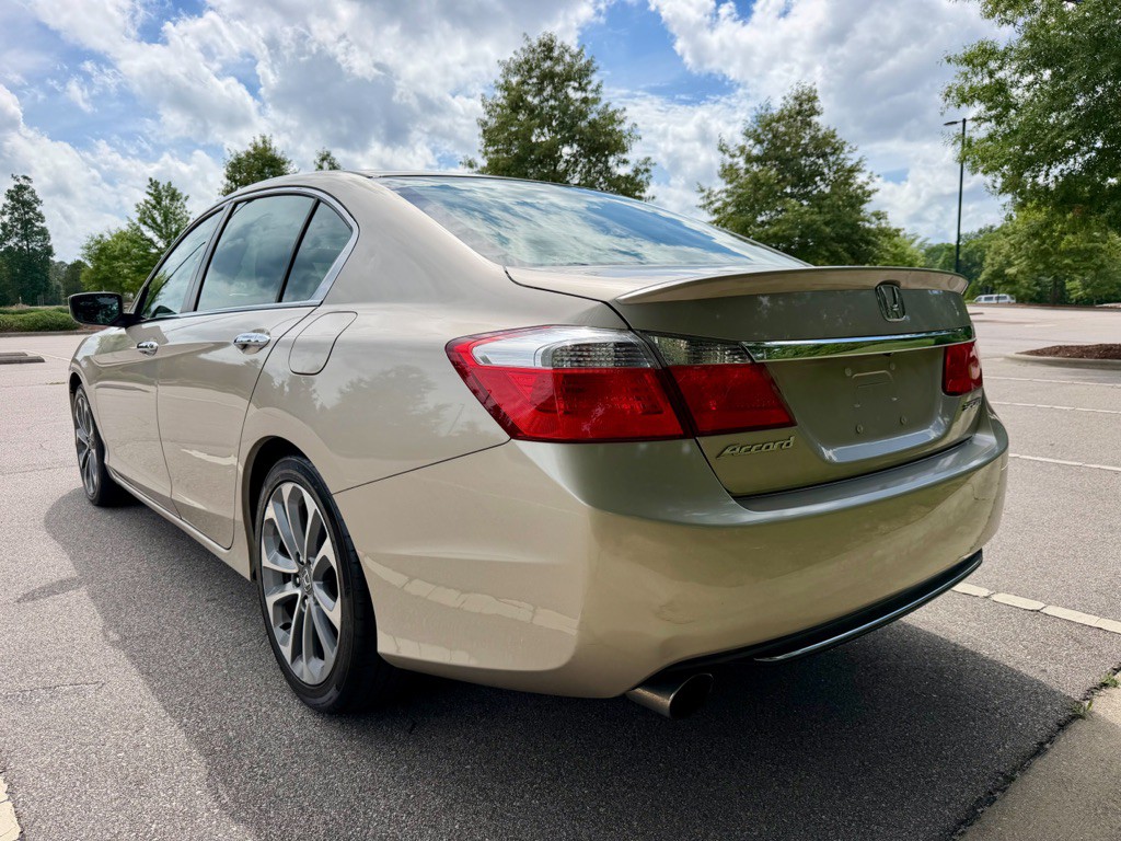 2013 Honda Accord Image 7