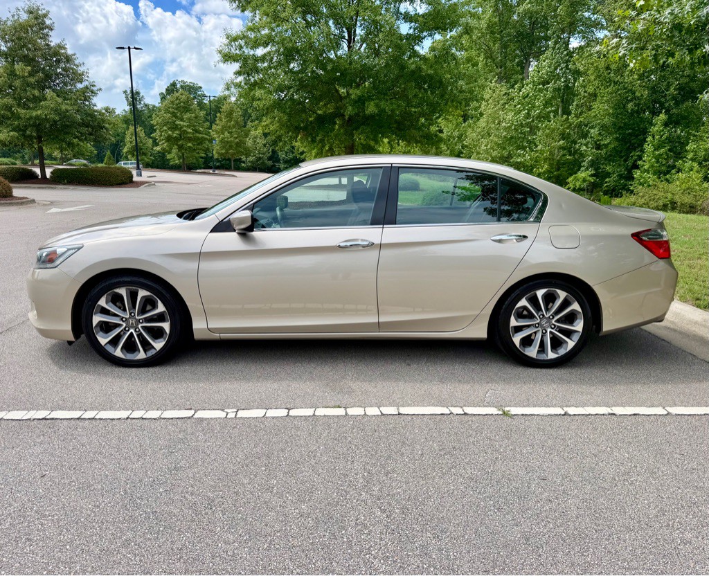 2013 Honda Accord Image 8